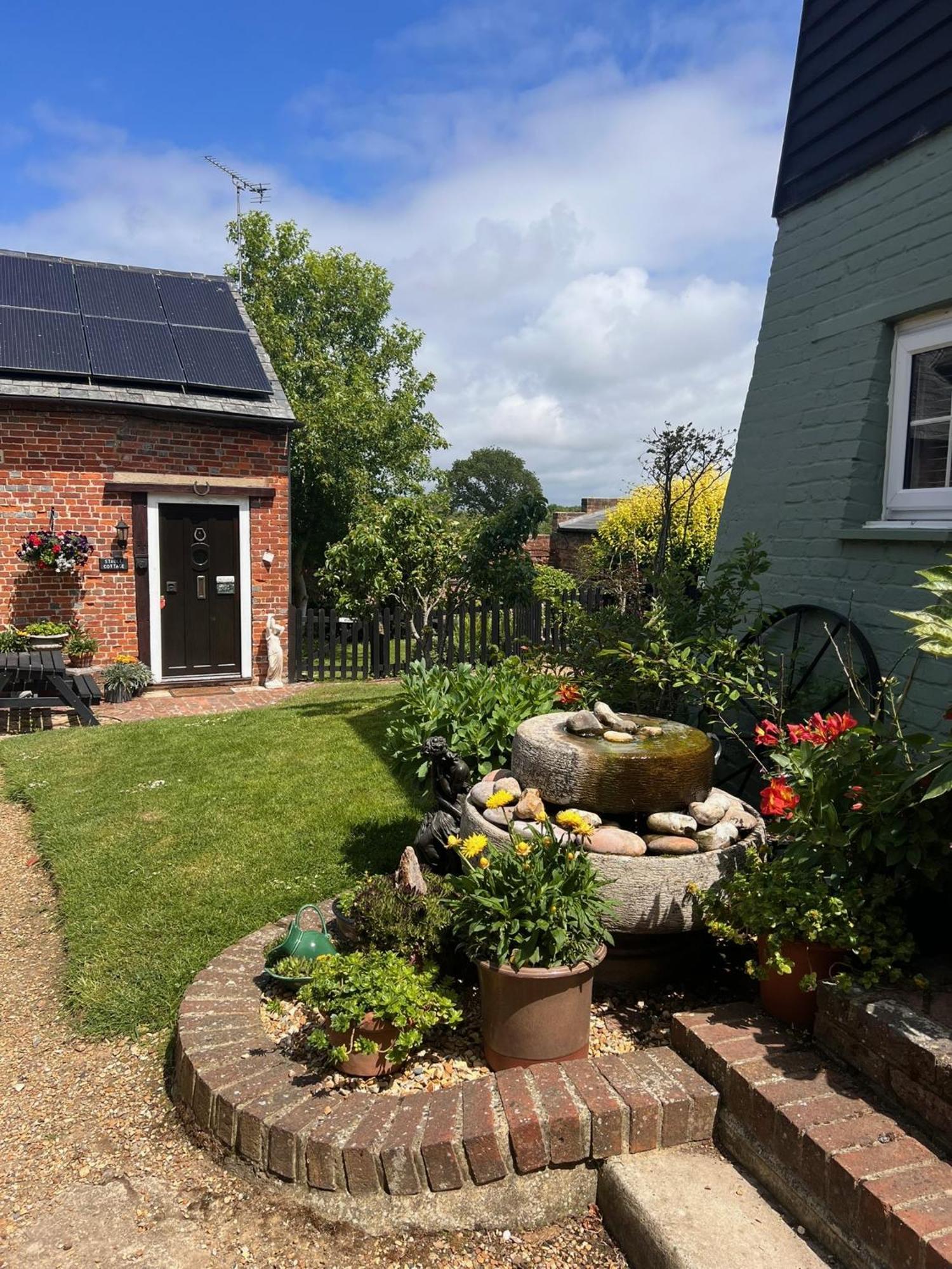 Hunston Mill Self Catering Dog For Free Casa vacanze *
