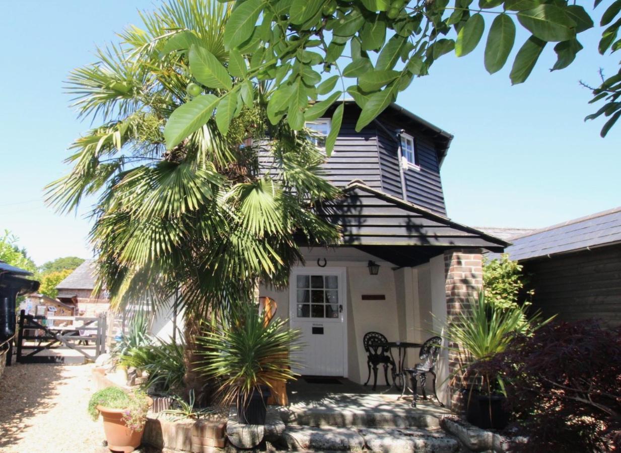 Hunston Mill Self Catering Dog For Free Holiday home *